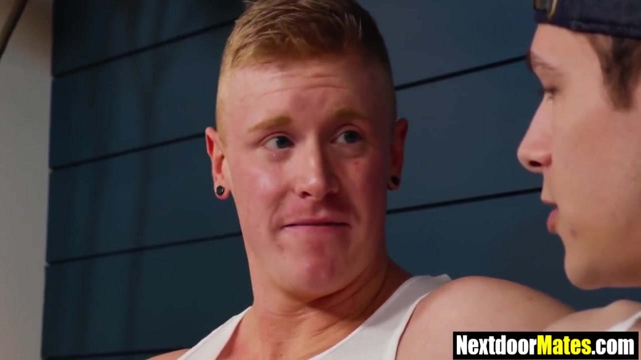 Hot Gay Buddies Play Video Games & Fuck In Threesome 7 Min