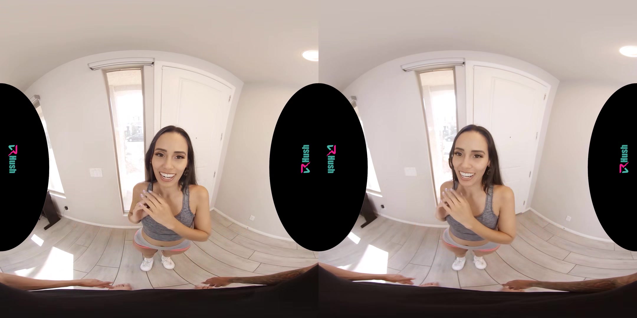 VRHUSH Andreina De Luxe stops by to show off her moves
