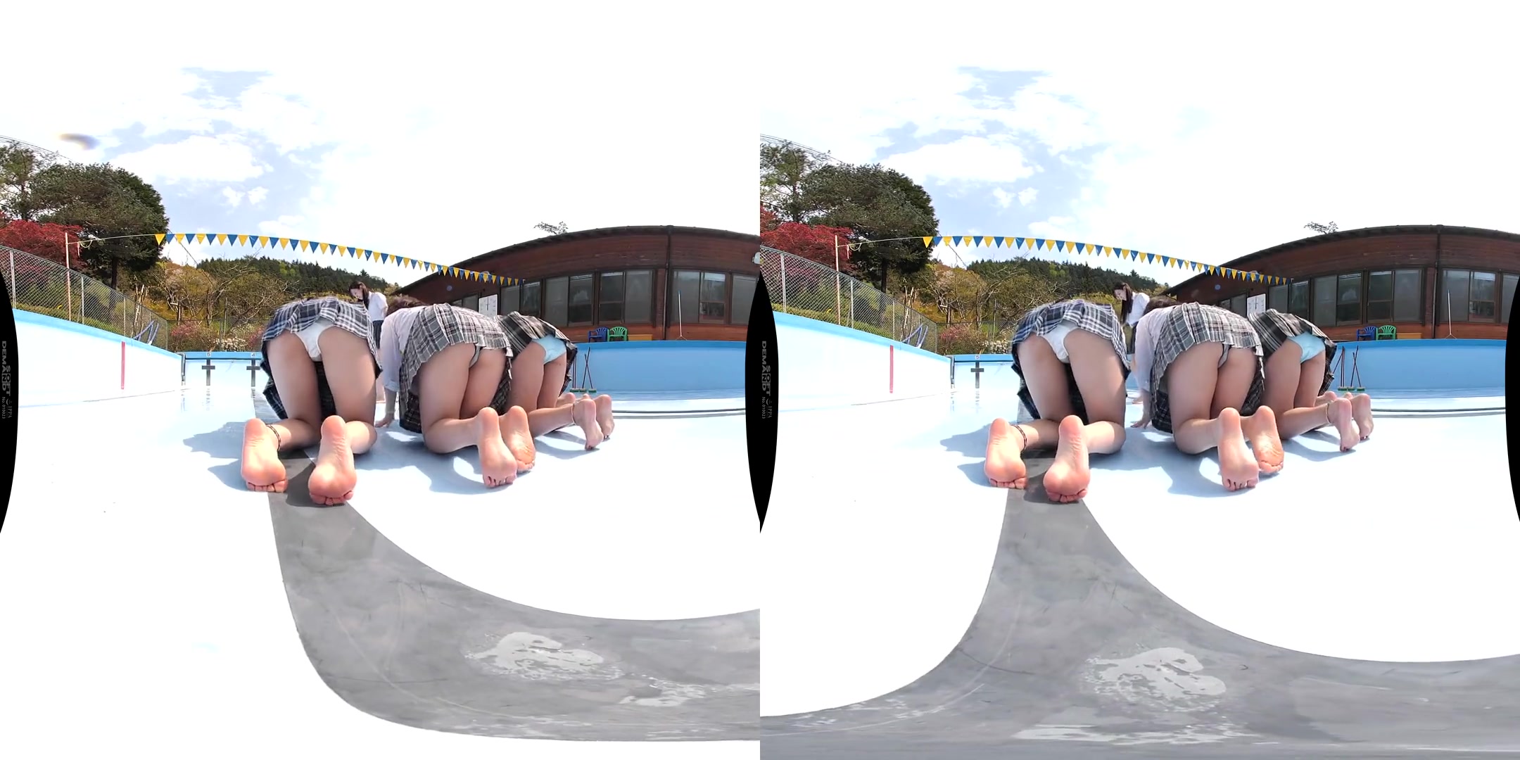 Panty-Shots While Scrubbing the Pool Deck; Japanese schoolgirls 18+ Upskirt Fetish VR Video