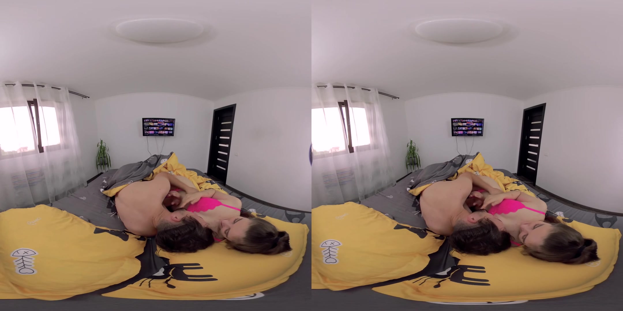 Netflix and Fuck - AmateurCouplesVR