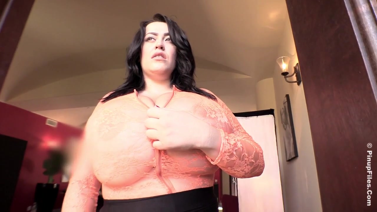 Leanne Crow - Halloween 2015 Special 1 - PinupFiles