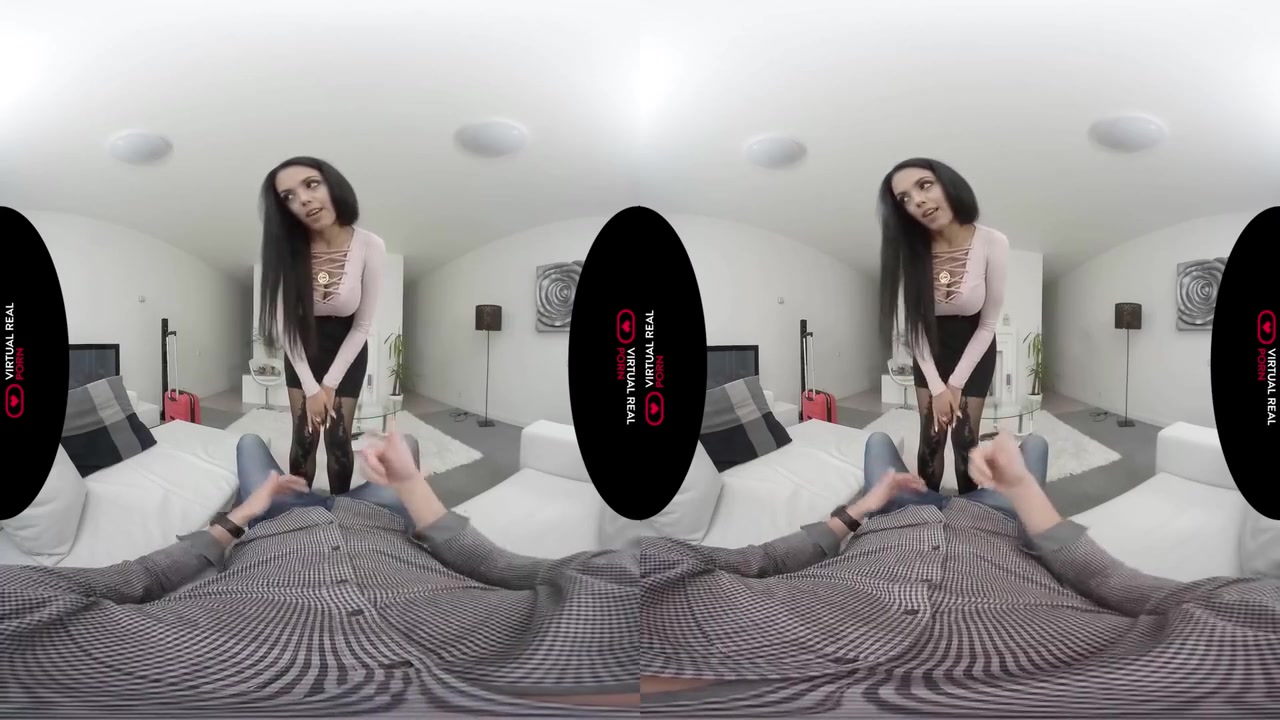 A Girl From Barcelona With Virtual Reality
