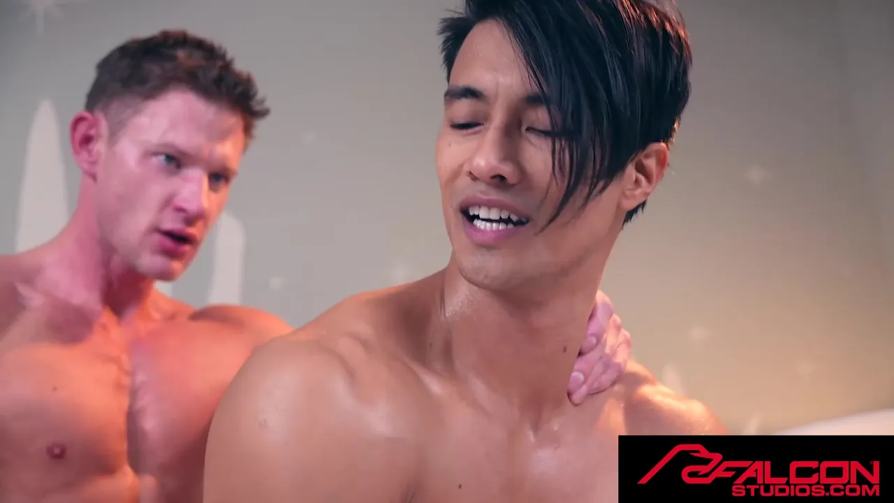 Muscle Men Zander Fly Bareback Hard - Ken Ott