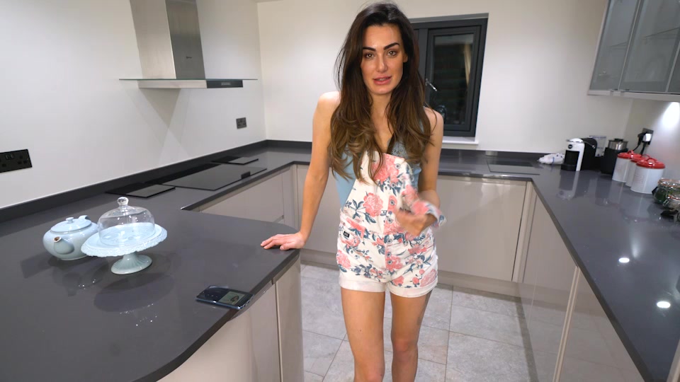 Laura - After Party Pleasure - BoppingBabes