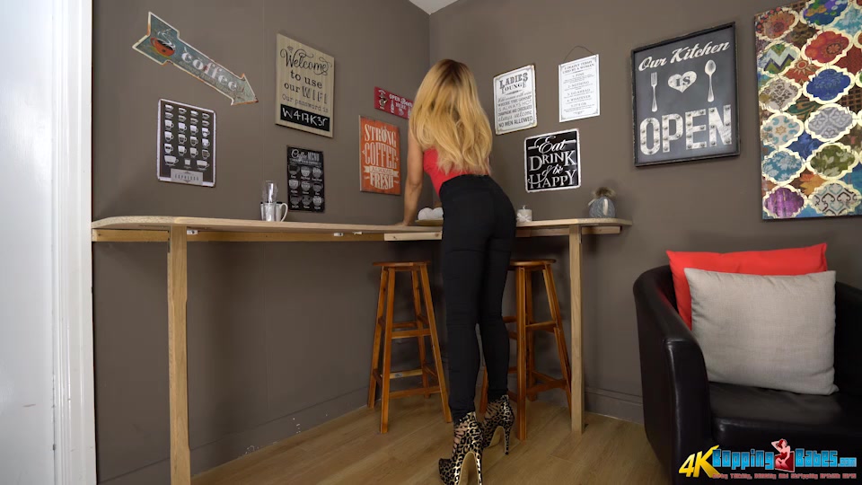 Kayla Louise - Cafe Cumslut - BoppingBabes