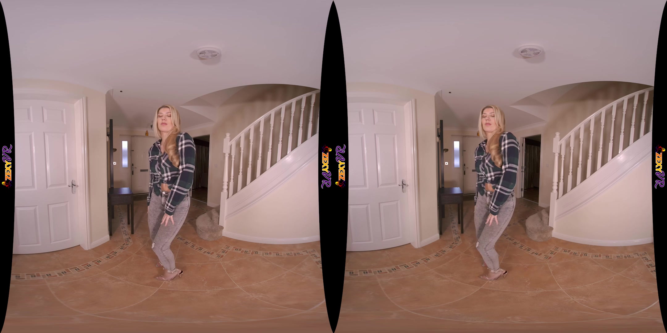 Tease Me featuring Minnie - ZexyVR