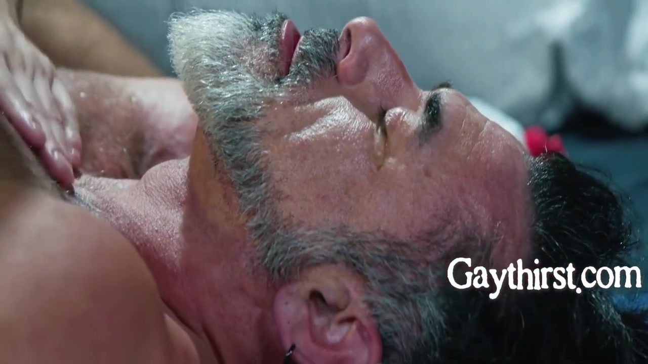Lawson James, Grayson Lange And Buff Dude In Rubbing Young Cum All Over His Old Lover Hoping It Will Extend His Life 6 Min