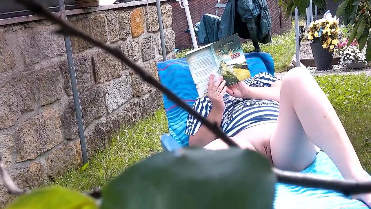 The Old Horny Neighbour Is Tense ! Even Reading A Book At The Weekend Is Not Possible With Him