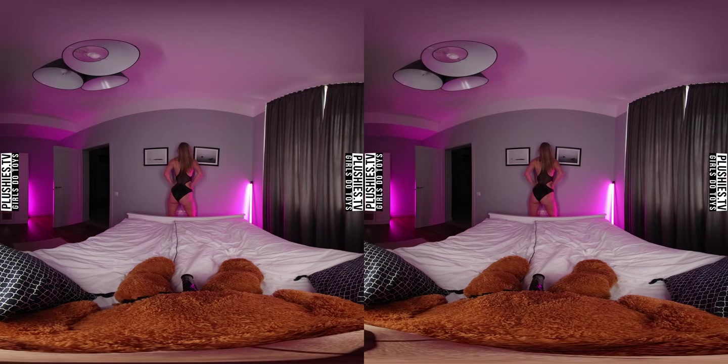 Model Cinty Teddy First Time Ordering Girl To His Home - PlushiesVR