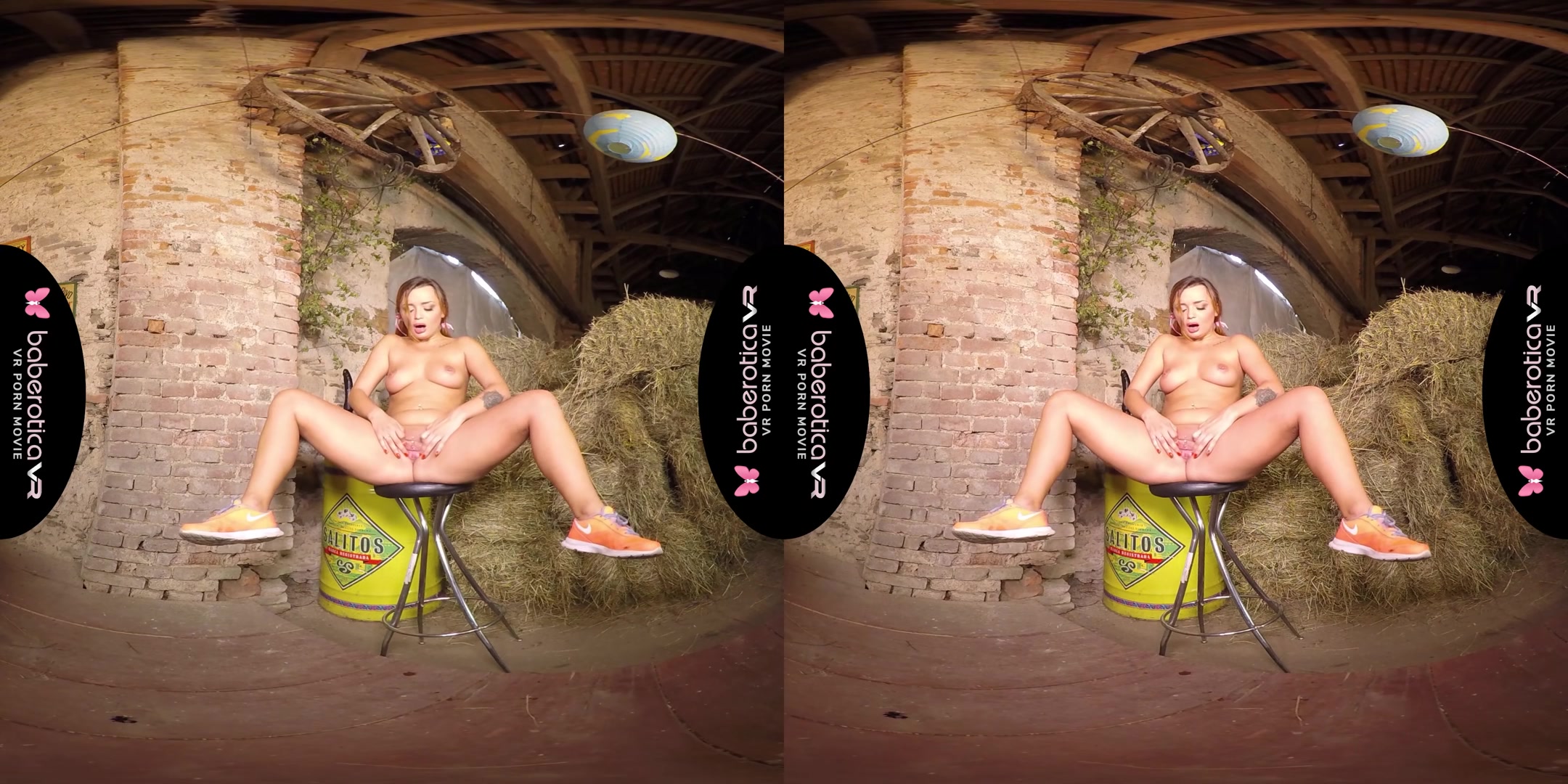 Hot Daphne Klyde Toys Pussy Until Exhaustion - BaberoticaVR