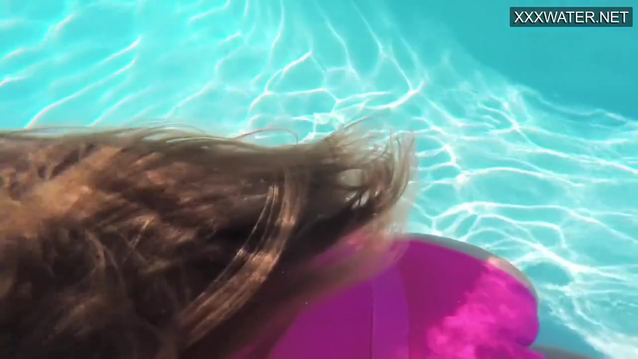 Platinum Blonde Irina Super Beauty Underwater