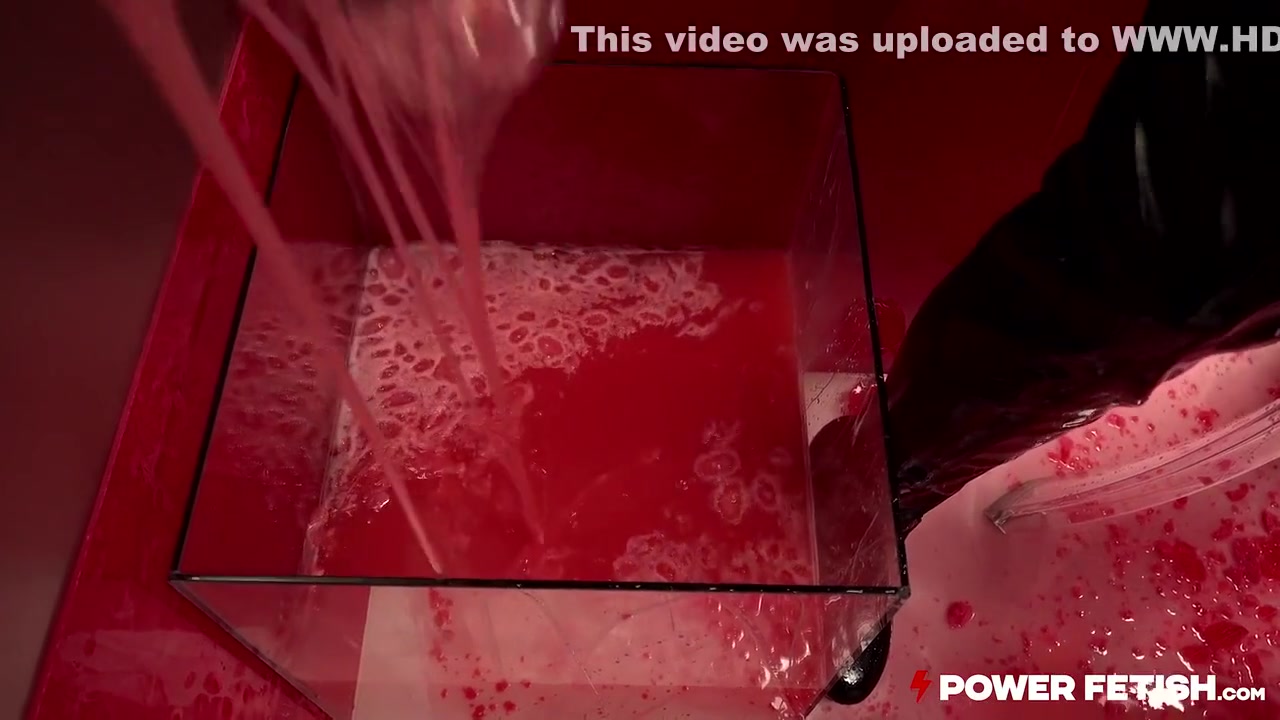 Brittany Bardot - Fetish Slime Bathing