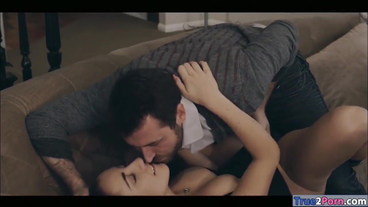Slutty Babe Gets Her Pussy Licked