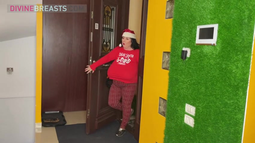 Natalie Busty Santa Claus