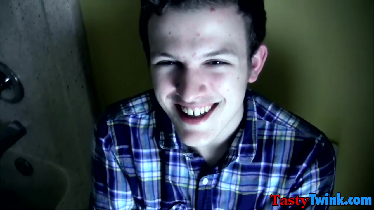 Trace Van De Kamp Toby Franks in Trace Van De Kamp mouth fucks lusty twink Toby Franks - TastyTwink