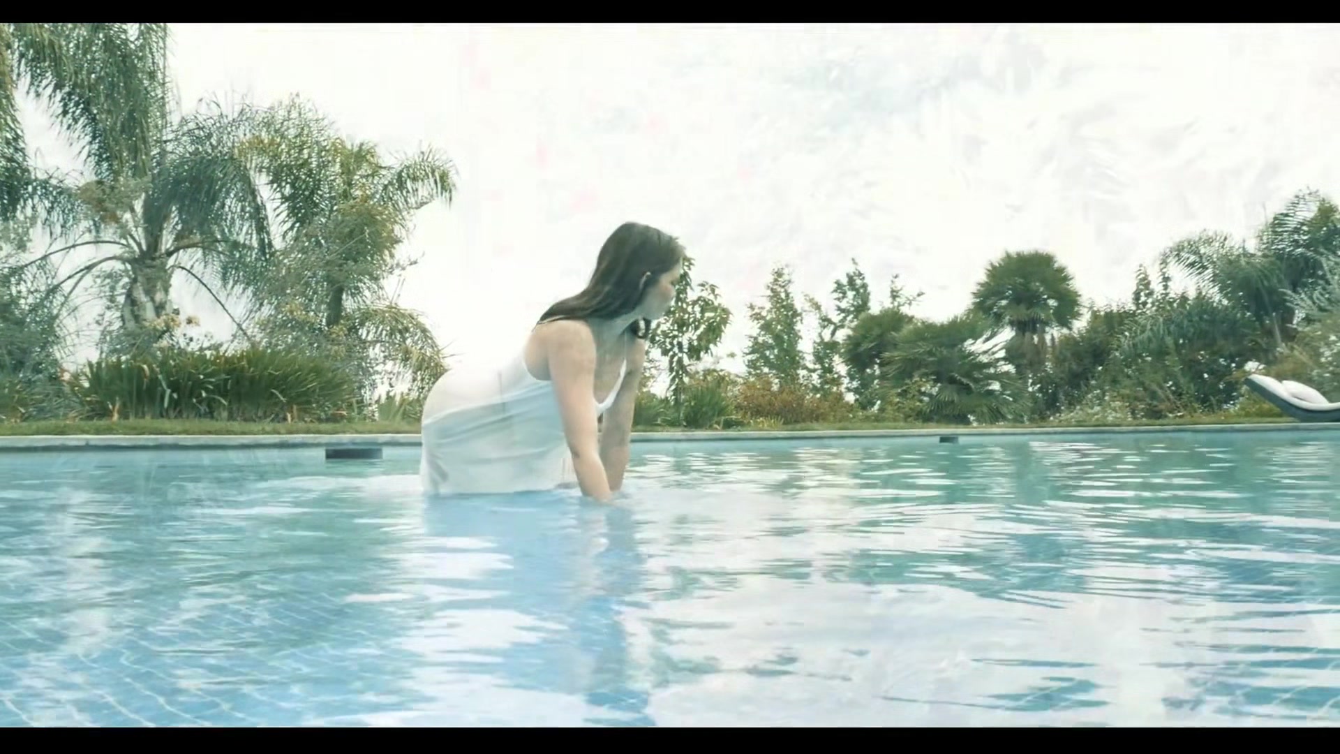 Jenna Ross Gets Fucked By The Pool