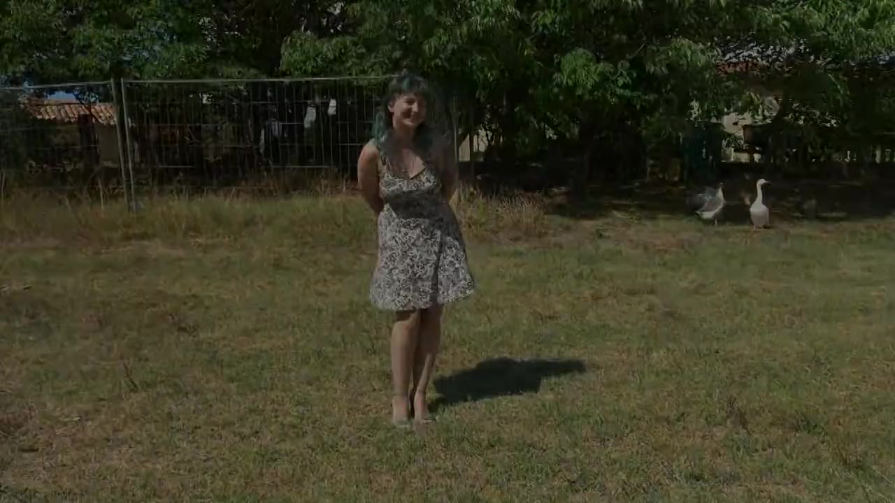 Irogenia, 31 years old, a world of her own... - Jacquie et Michel TV