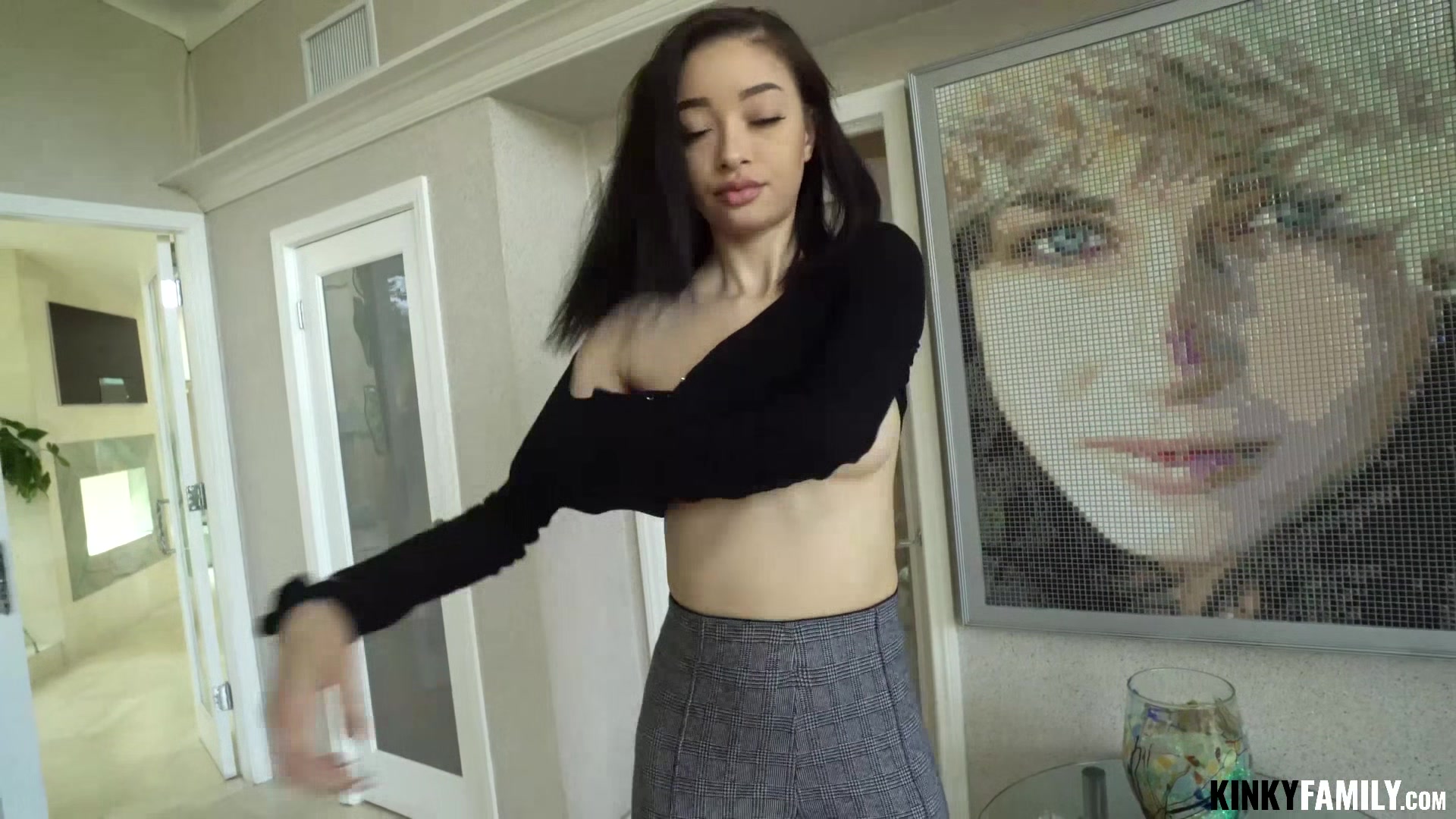 Kinky Family - Scarlett Bloom - Fucking stepsis before a party
