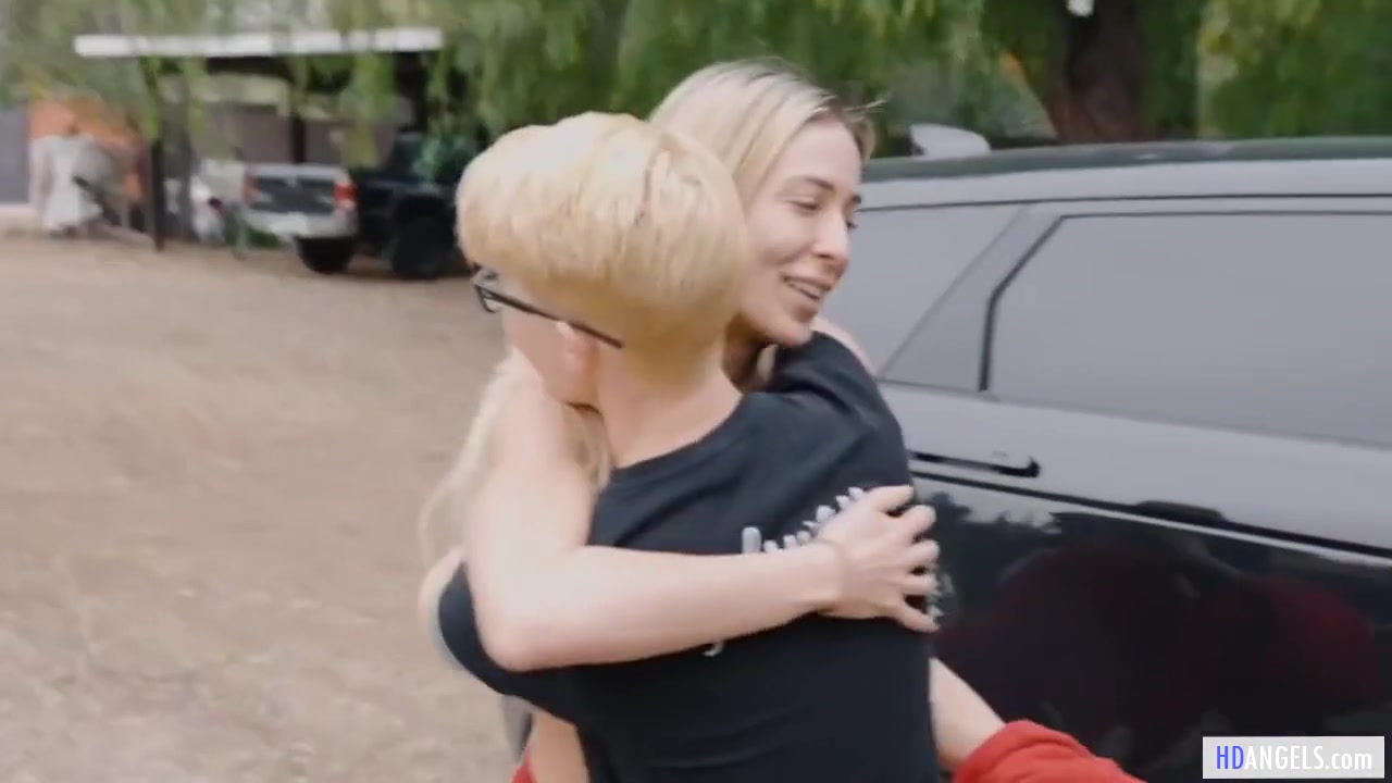 Blonde Babe Having Fun With Her Friend After Photoshoot On Pornhd