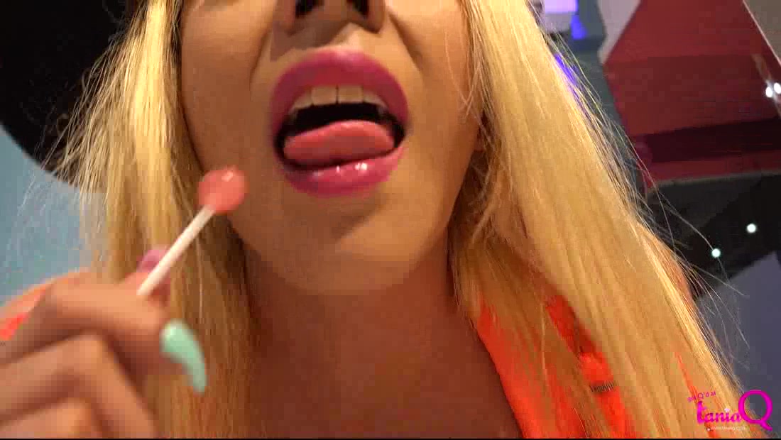 Blonde TS TaniaQ is a hot GangBanger