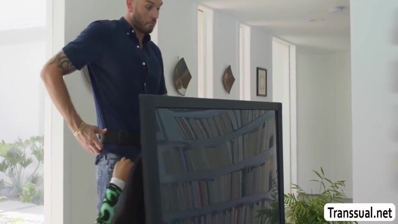 Cliff Jensen And Eva Maxim In Lucky Electrician Fucks The Ts Stepteen Of Client