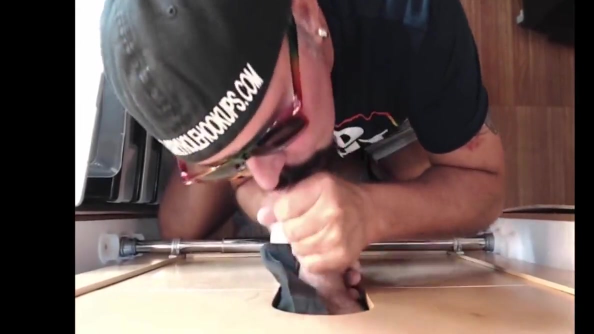 Gloryhole Amateur Dilf Sucking Penis Till Cum In Mouth End