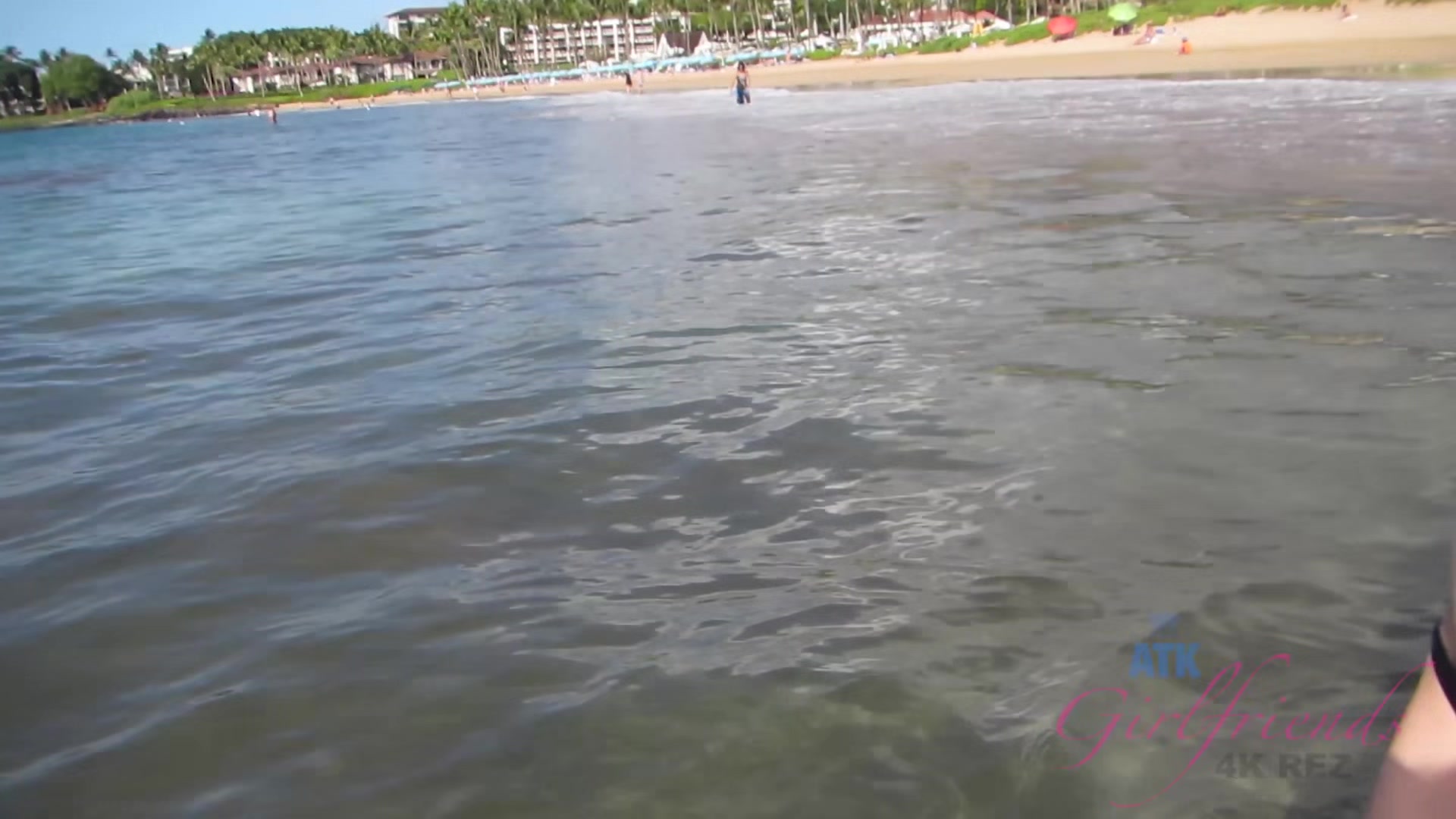Virtual Vacation Hawaii With Sydney Cole 1/6