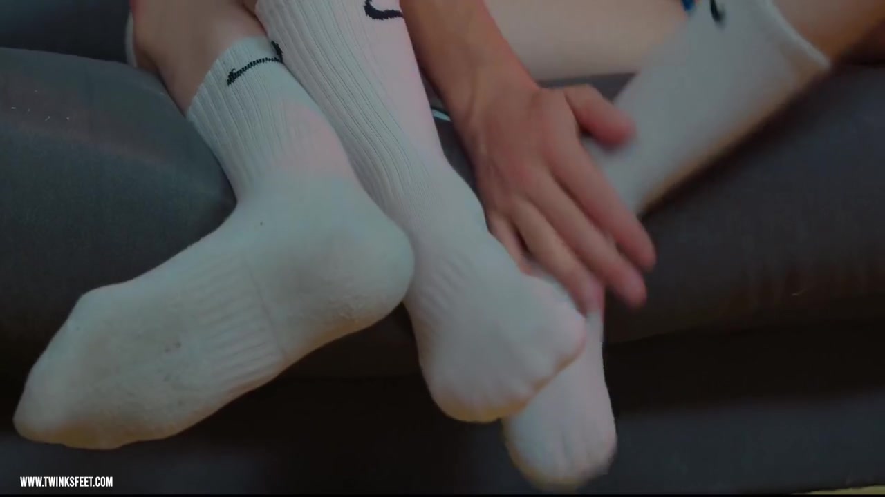 Socks And Twinks: Unfiltered Passion