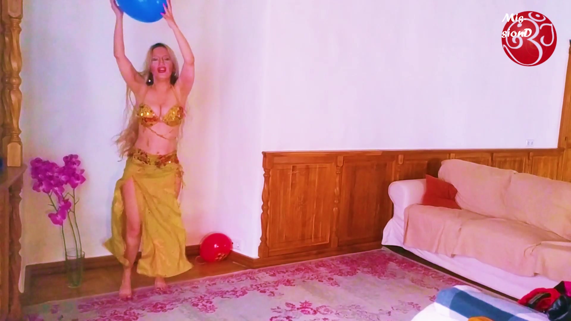 Balloons Goddess - Sex Movies Featuring Findom Goaldigger