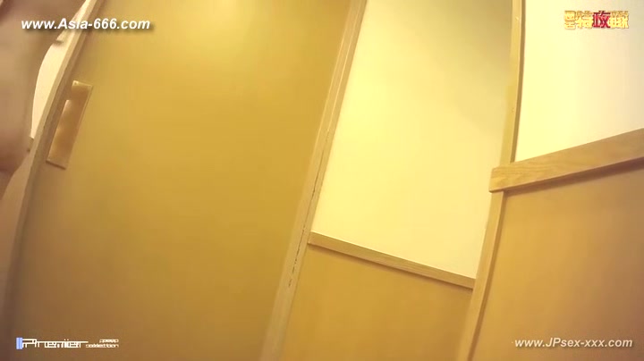 japanese public bathroom changeroom.***
