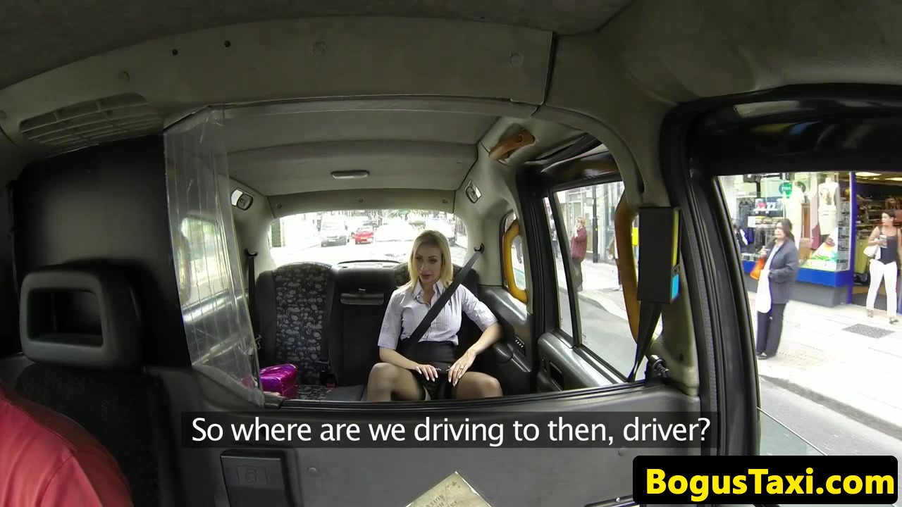 Rimming taxi babe facialized after throating