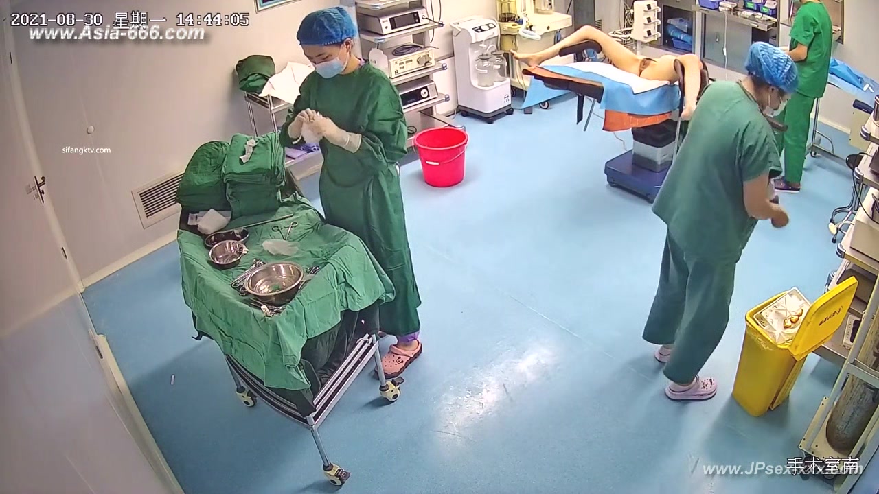 Peeping Hospital patient.15