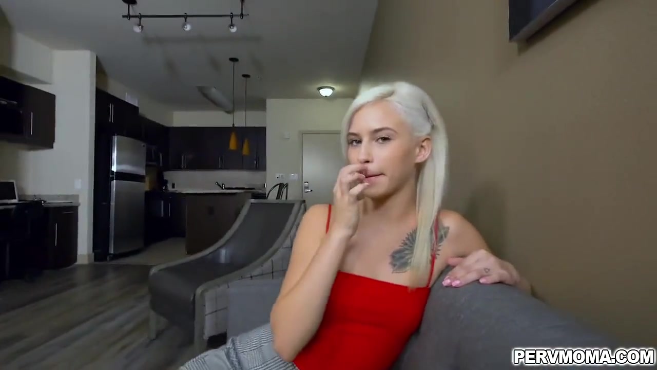 Guy Toy Pulls Dwon His Pants And Shows His Gigantic Dic