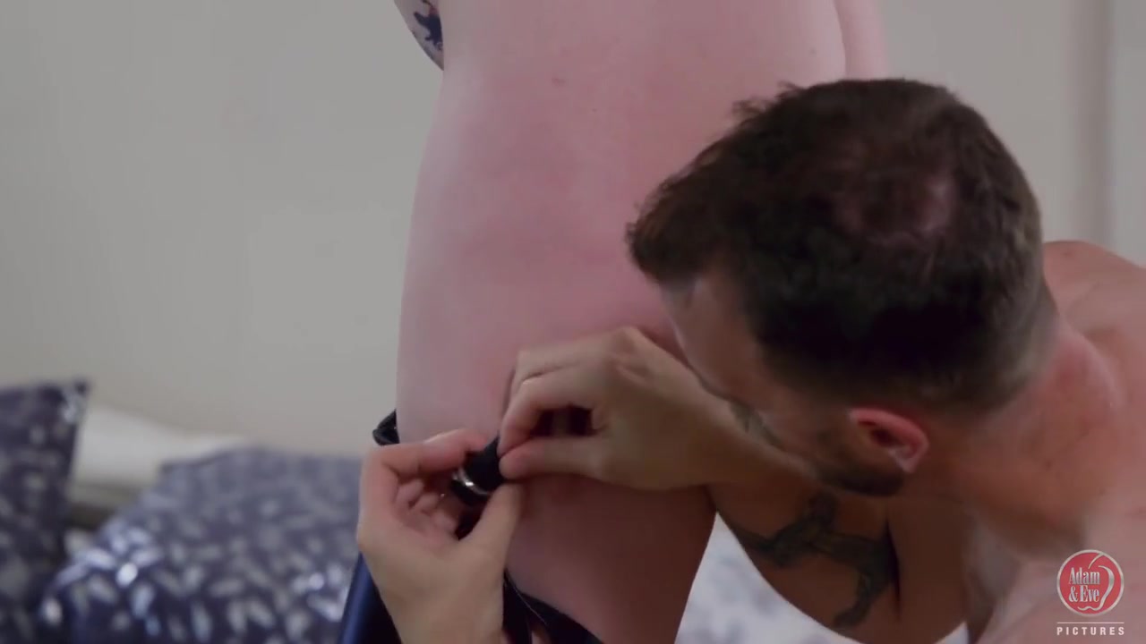 Chad Diamond And Leya Falcon - Puts On Her Strapon For