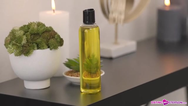 Massage And More - S1:E1 - Momlover