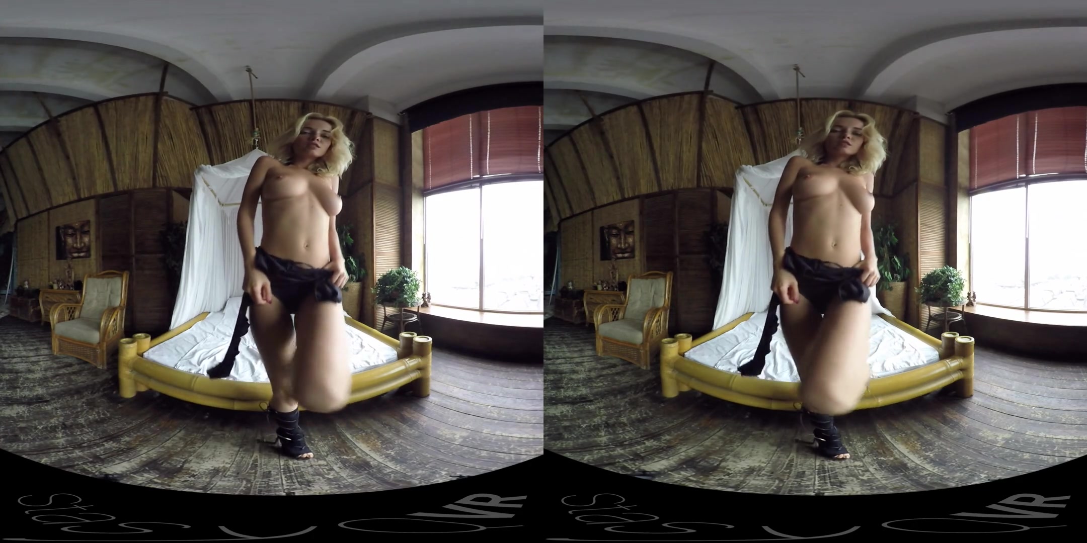 Flawless Blonde Does Sexy Striptease - StasyQVR