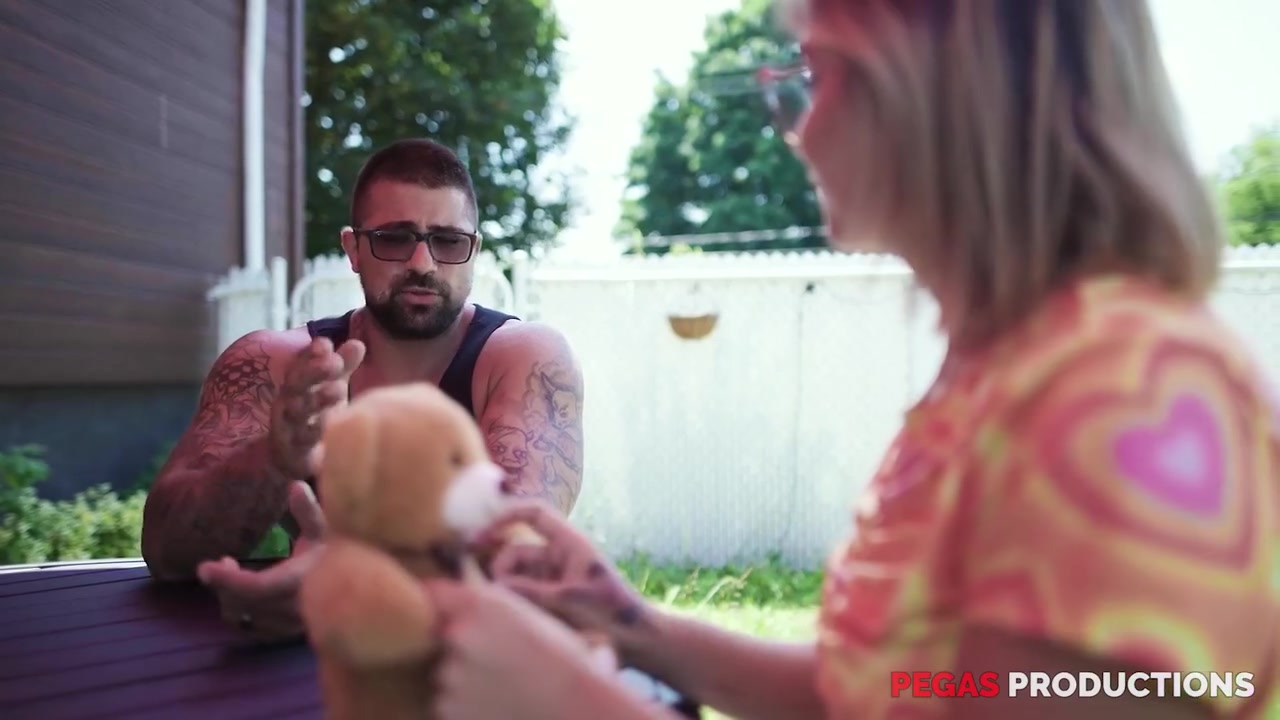 Pegas Productions - Victoria Cherry Est Fourree Solide Par Stepson Beau-pere