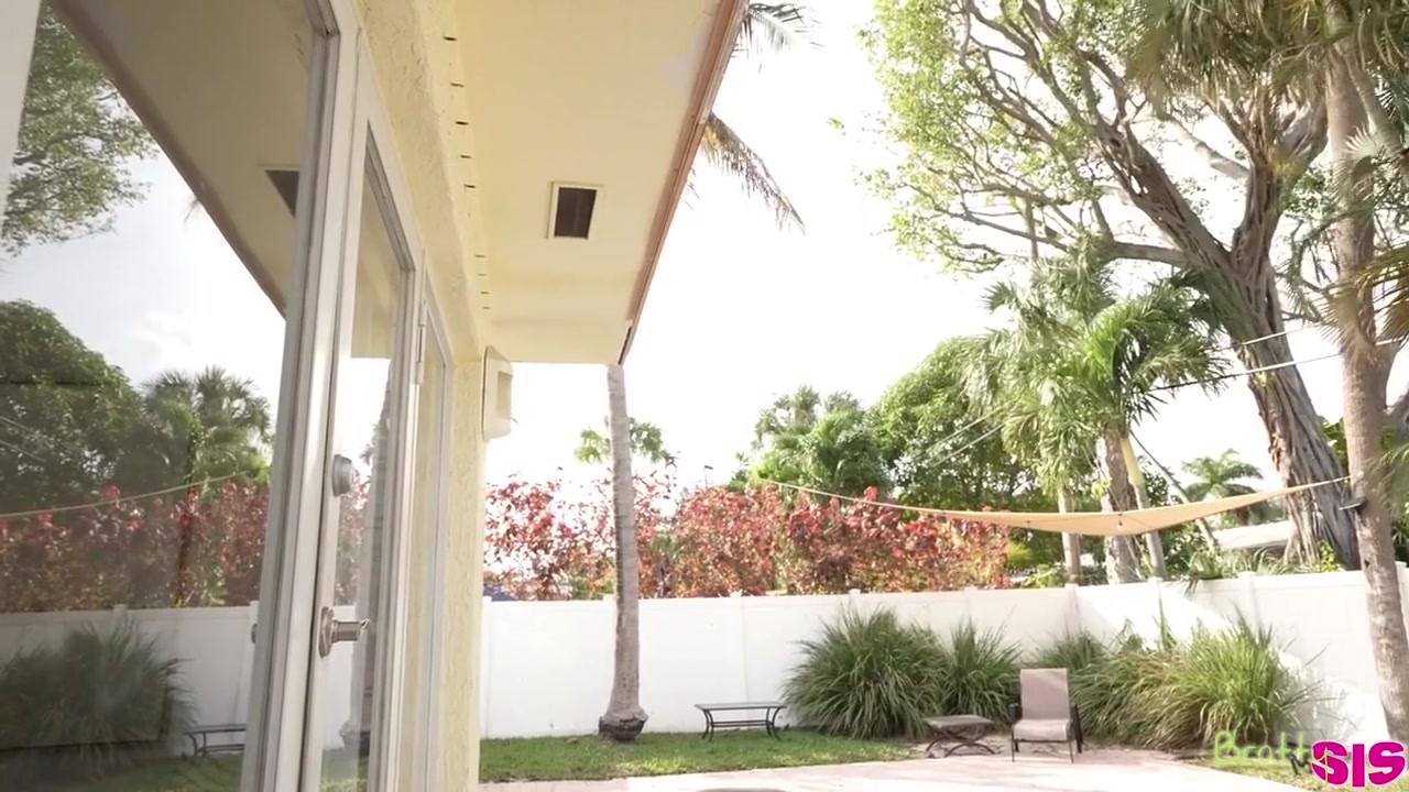 Veronica Church - Dealing With My Sexy Stepsister