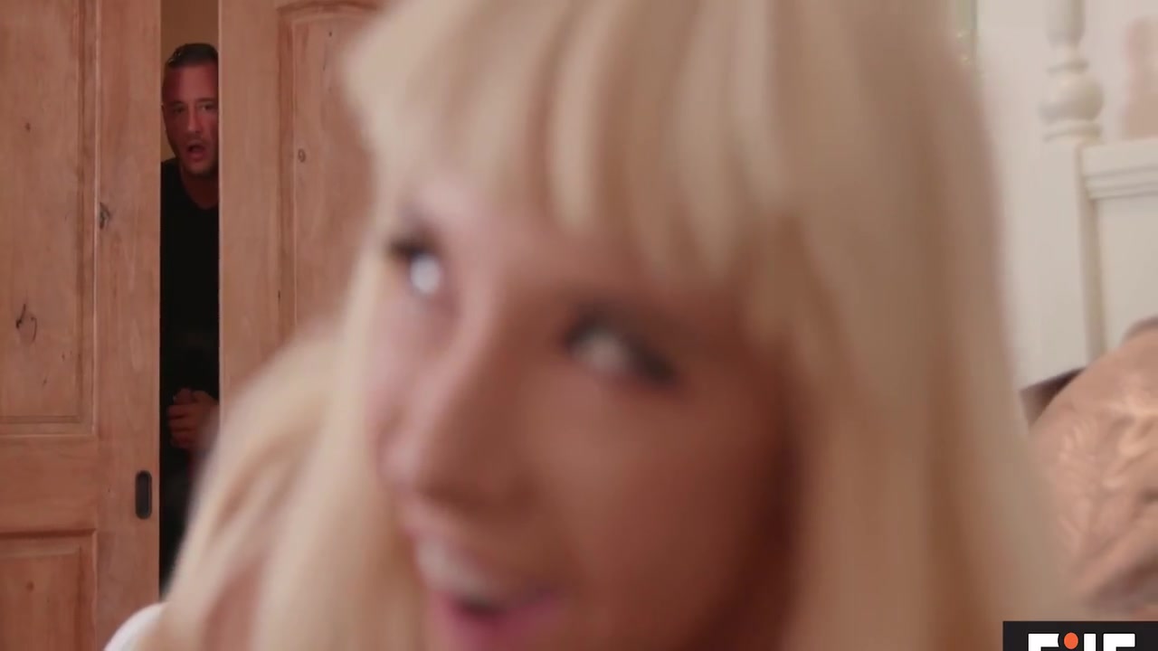 Stepsister Kenzie Reeves Cant Stop Cumming From Rough Anal Sex