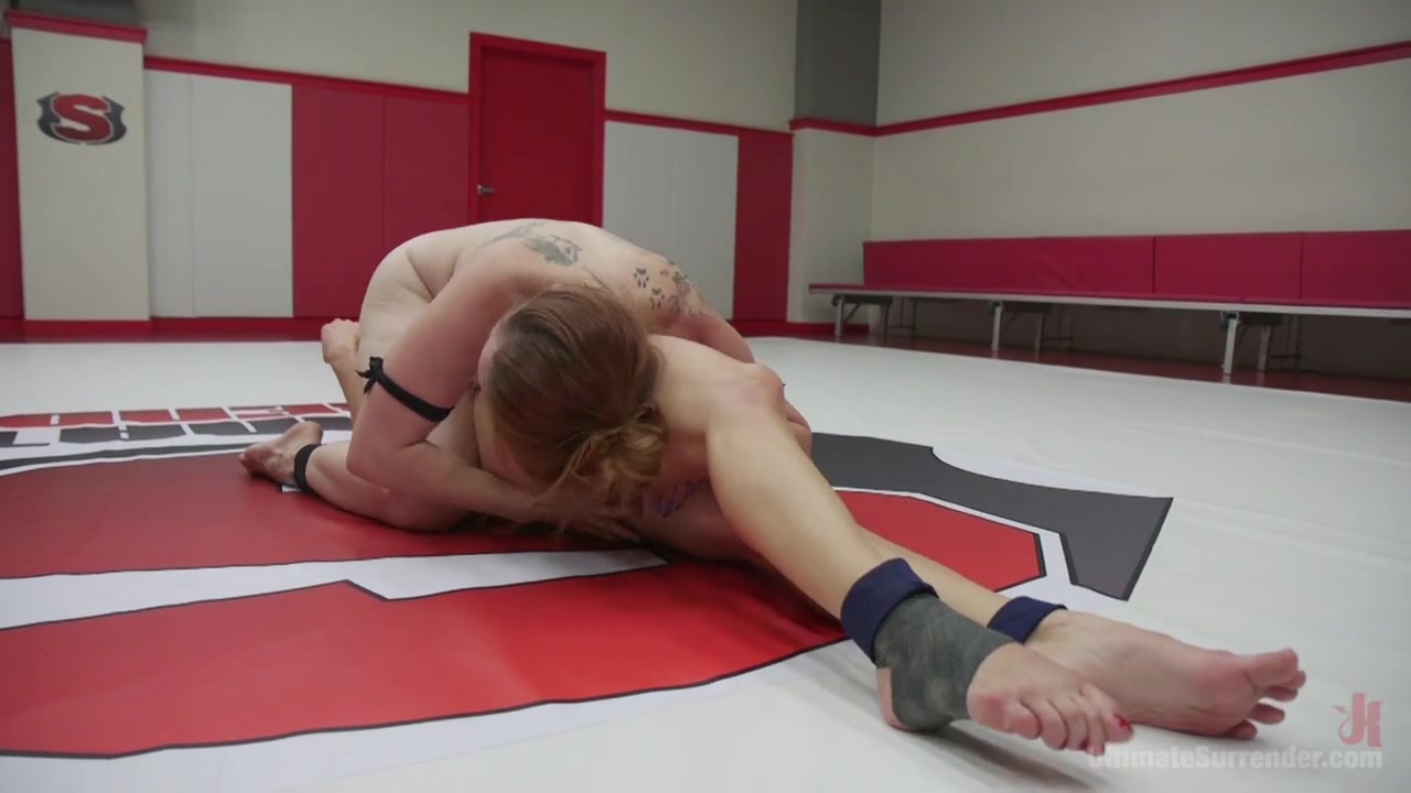 2 Kink Dommes Fight In Competitive Erotic Wrestling. Winner Takes All - Publicdisgrace