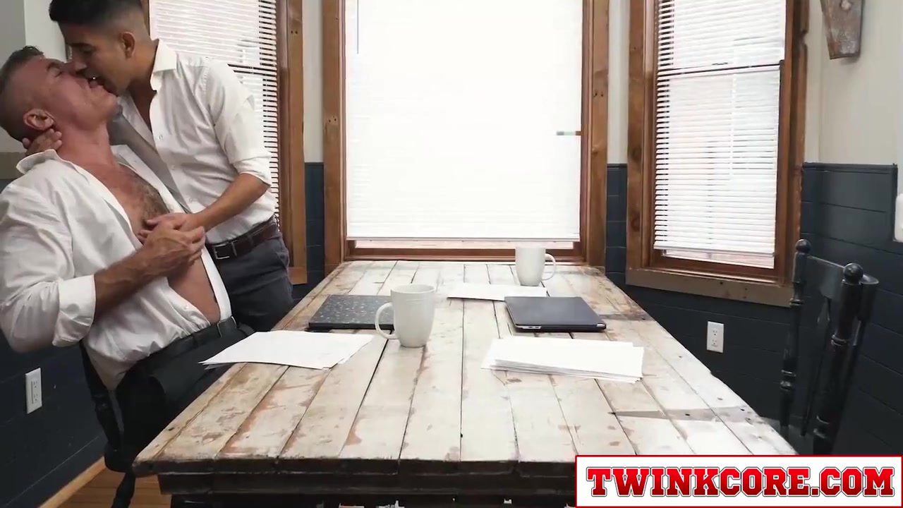 Using His Sensitive Lips, Tongue And Dick, A Latin Twink Thoroughly Explores An Asshole From Its Inside As Well At Its Nearest Surroundings! 8 Min With Milo Miles And Gay Porn