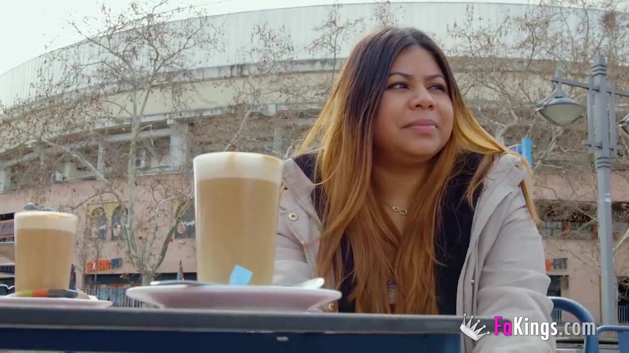 Amazing Chubby Beauty Shows Us She Loves Showing Herself In Public