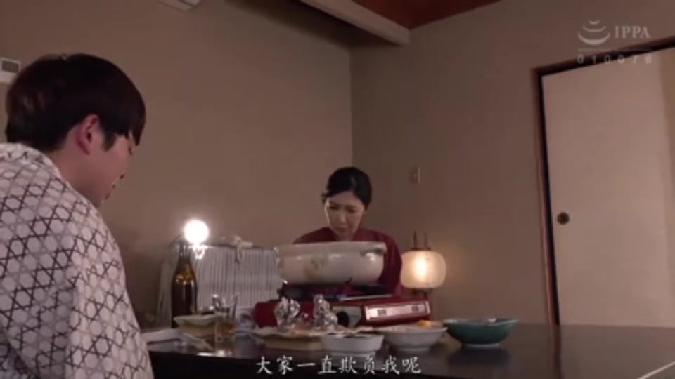 07512 Mature woman sensual SEX