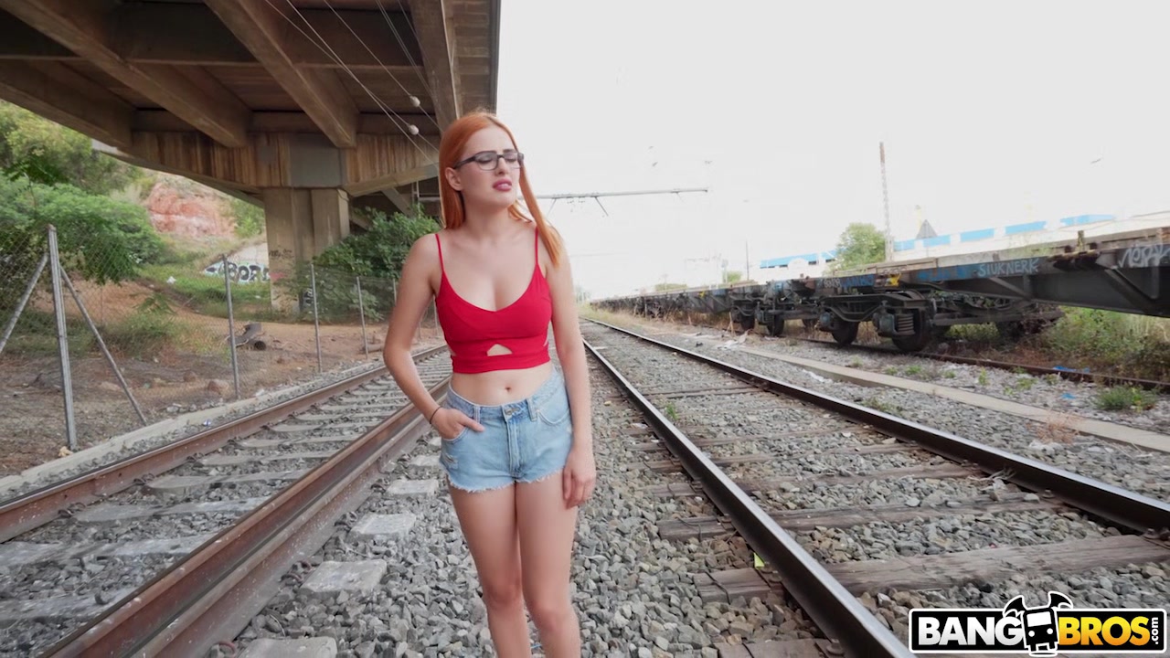 Mini Vamp Needs Good Dick