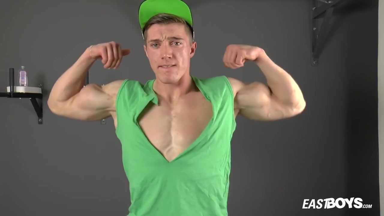 Larry Mccormick - Handsome Muscle Boy Flexing And Wanking