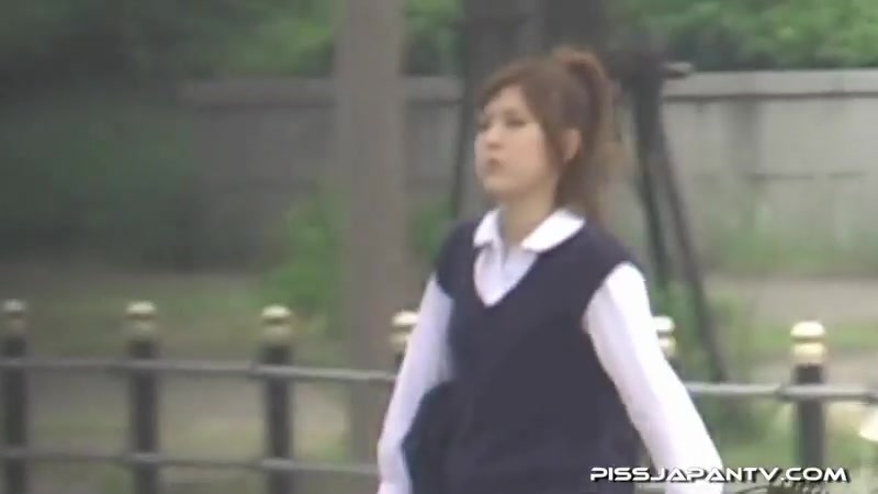 Poking And Peeing On The Dots - PissJapanTV