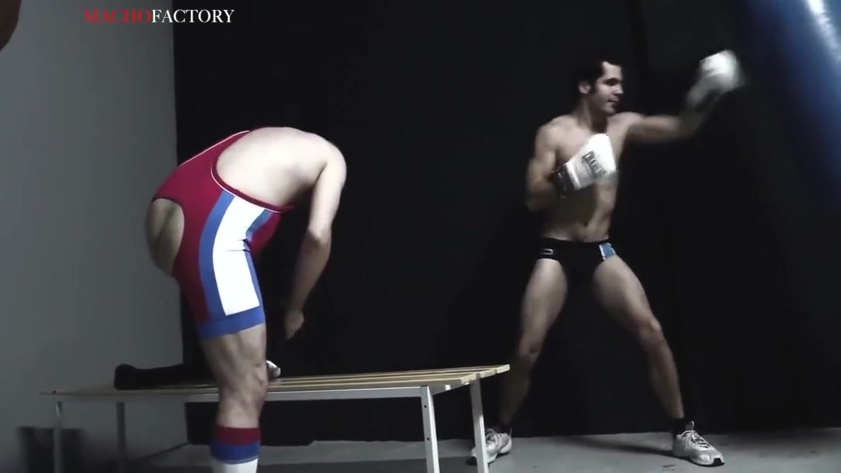 Skinny Supermodel Throat Fucking At The Gym