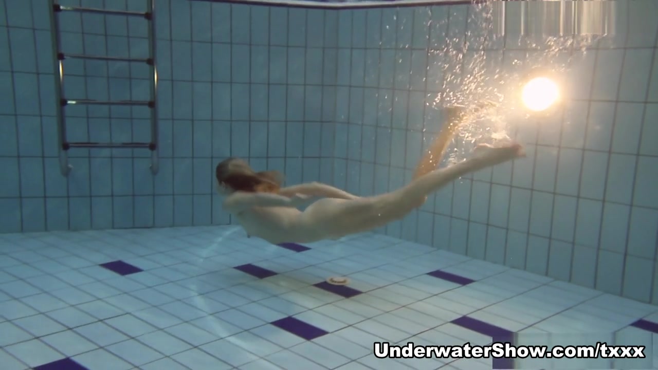 UnderwaterShow Video: Nastya
