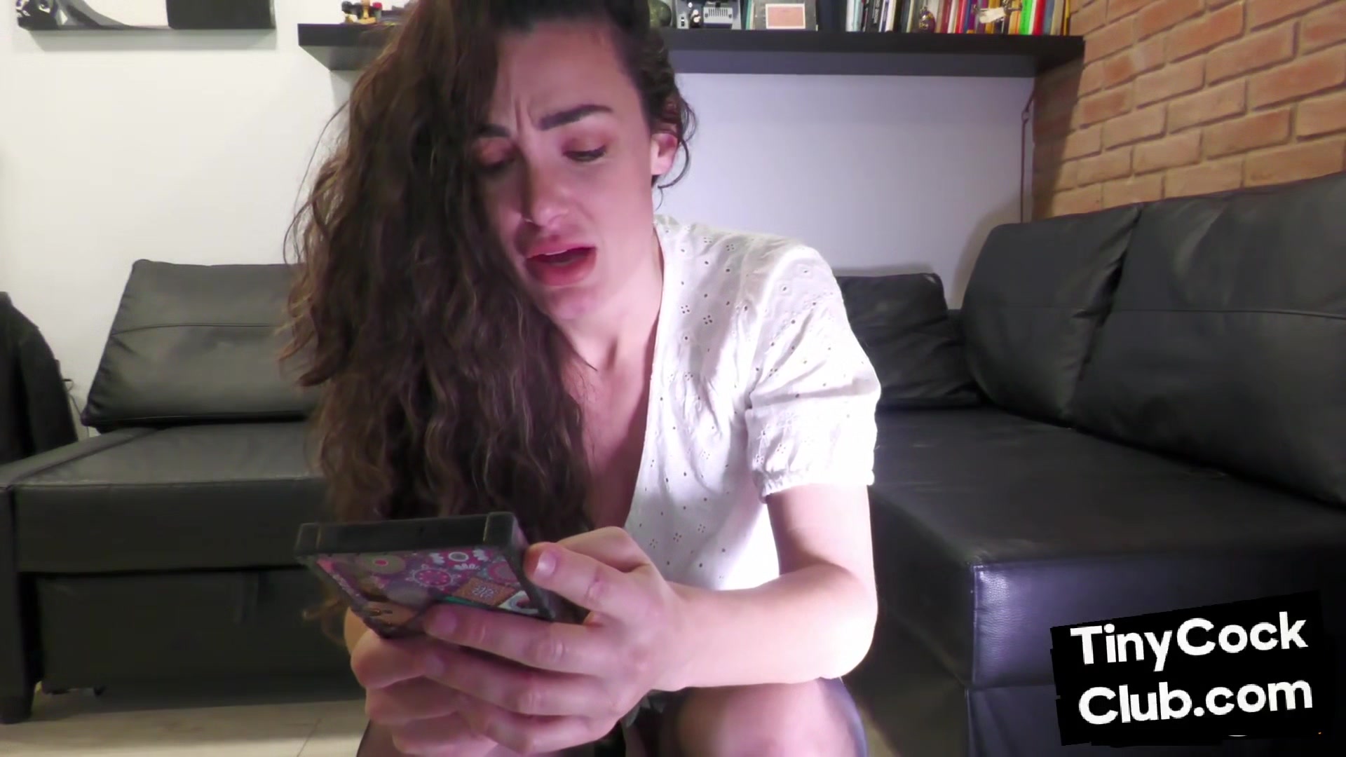 SPH British babe makes fun of losers with pathetic dickie