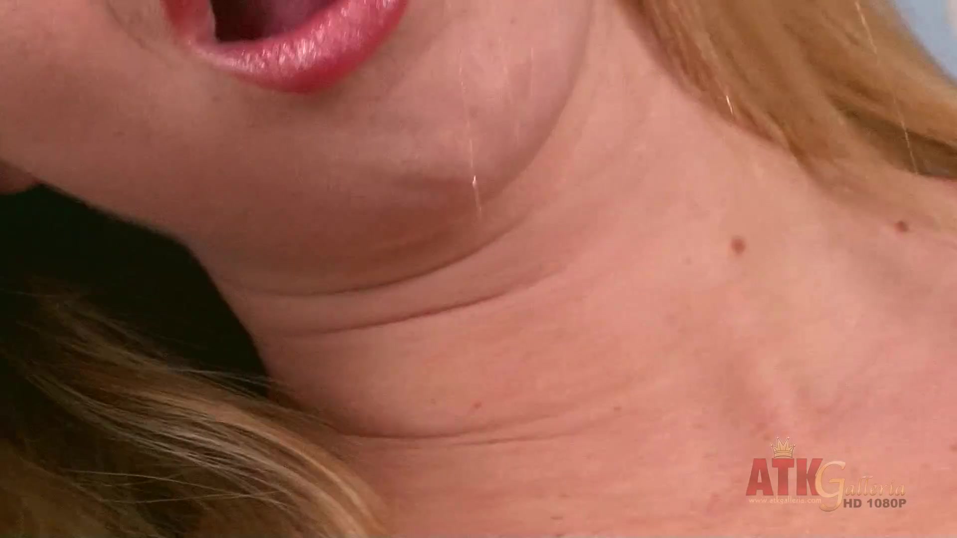 Mandy Armani shows off her perfect tits and awesome body